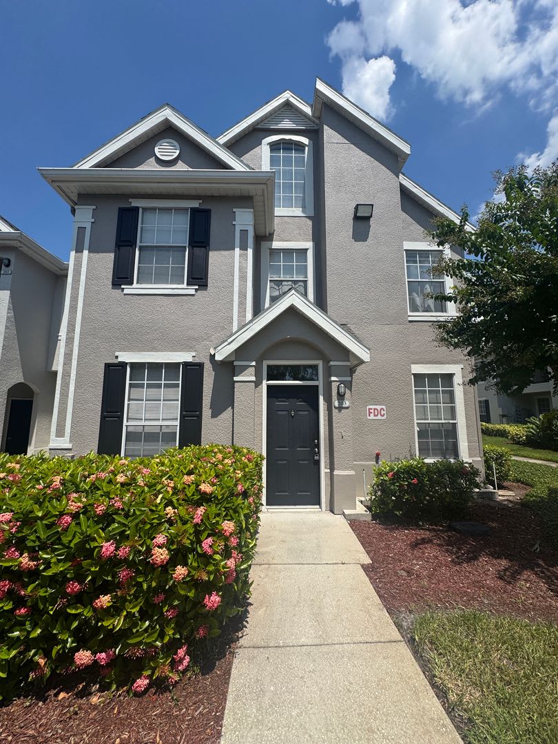 9157 Lee Vista Blvd.