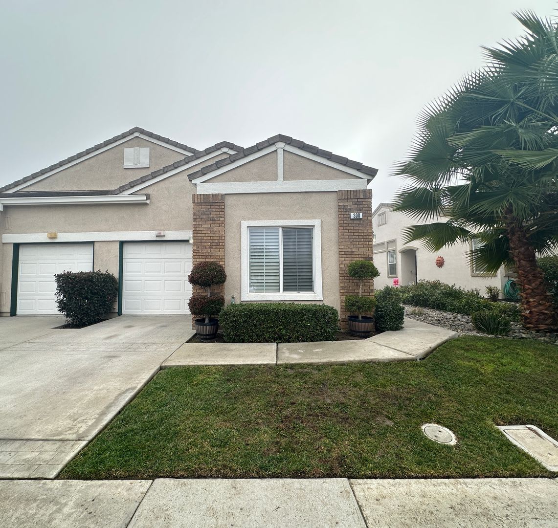 Gorgeous 2 Bed, 2 Bath Duet in Summerset II 55+ Community