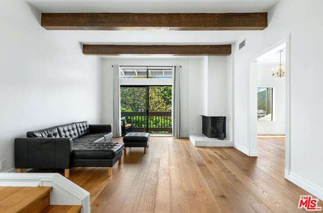 1571 Palisades Drive