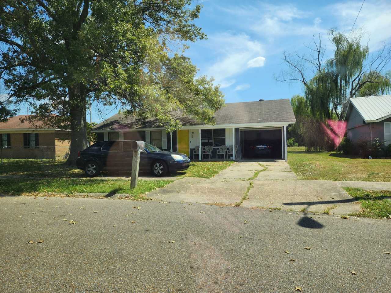 Single family home located in West Memphis