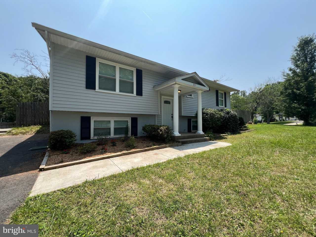 311 OAKRIDGE DRIVE