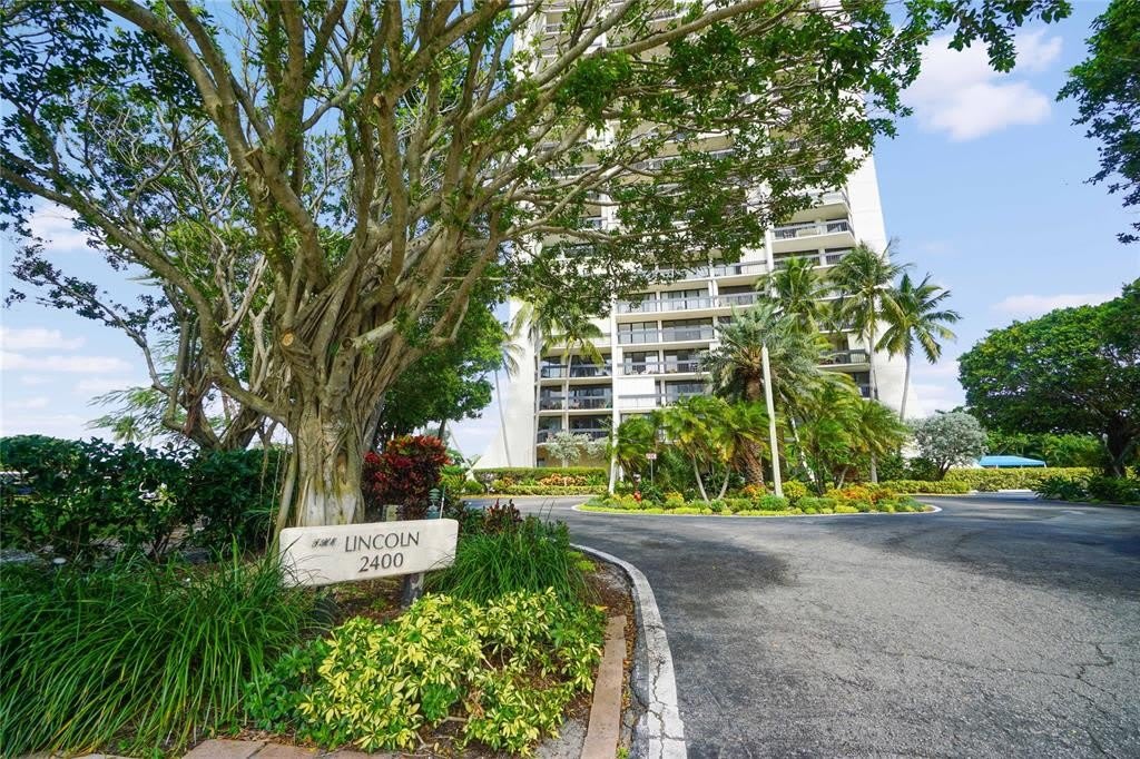 2400 Presidential Way