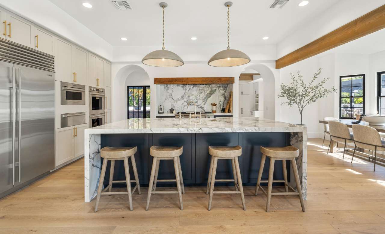 72420 Silver Spur Lane