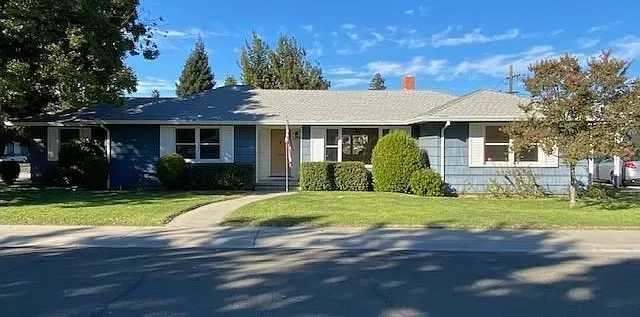 1083 Thompson Avenue