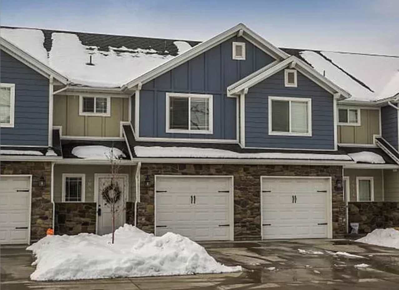 Beautiful 3 bedroom, 2.5 bathroom townhome in Syracuse!