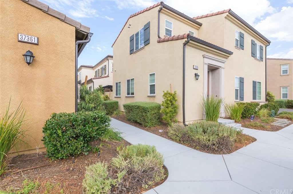Beautiful 4 Bedroom Home in Murrieta!
