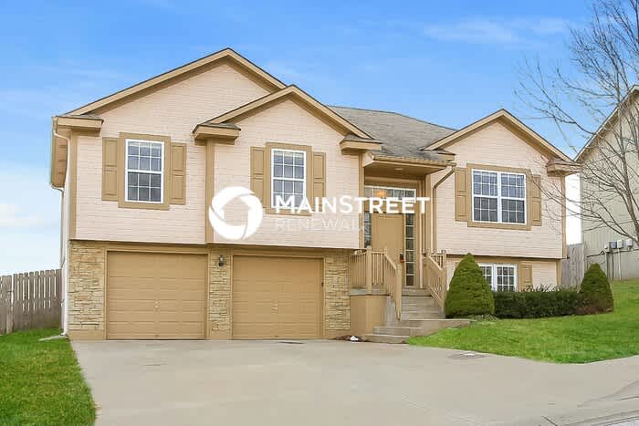 1507 Northwest High View Drive