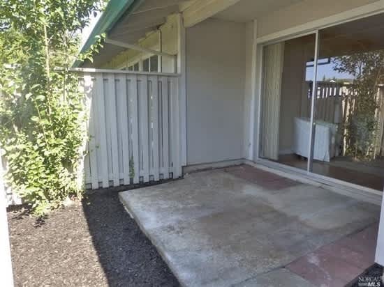 Updated Condo in Centrally located Napa Complex