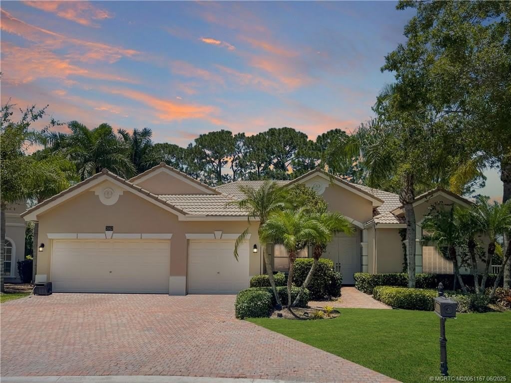 2662 SW Newberry Court