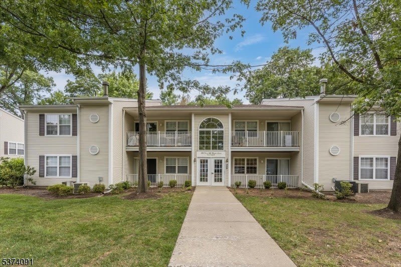 34 Maple Ln
