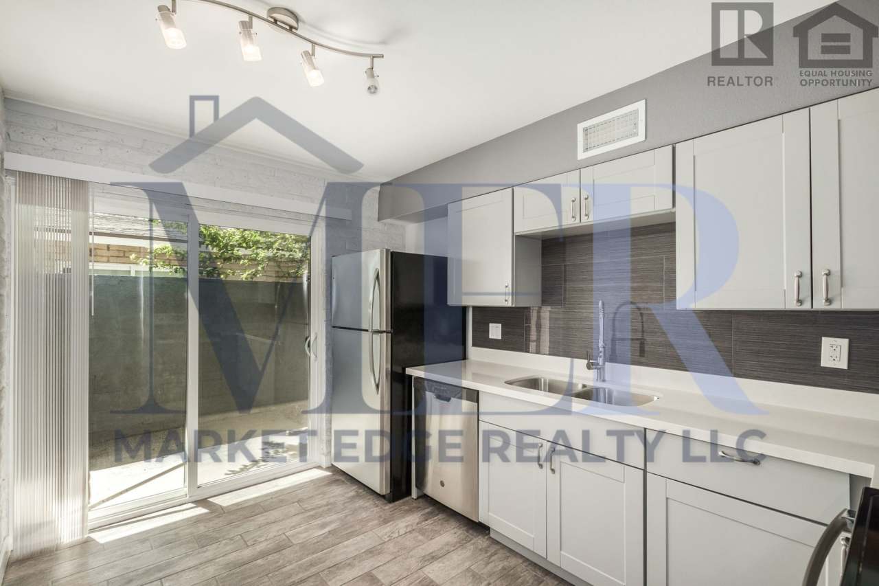 1118 S Mcclintock Dr # 1