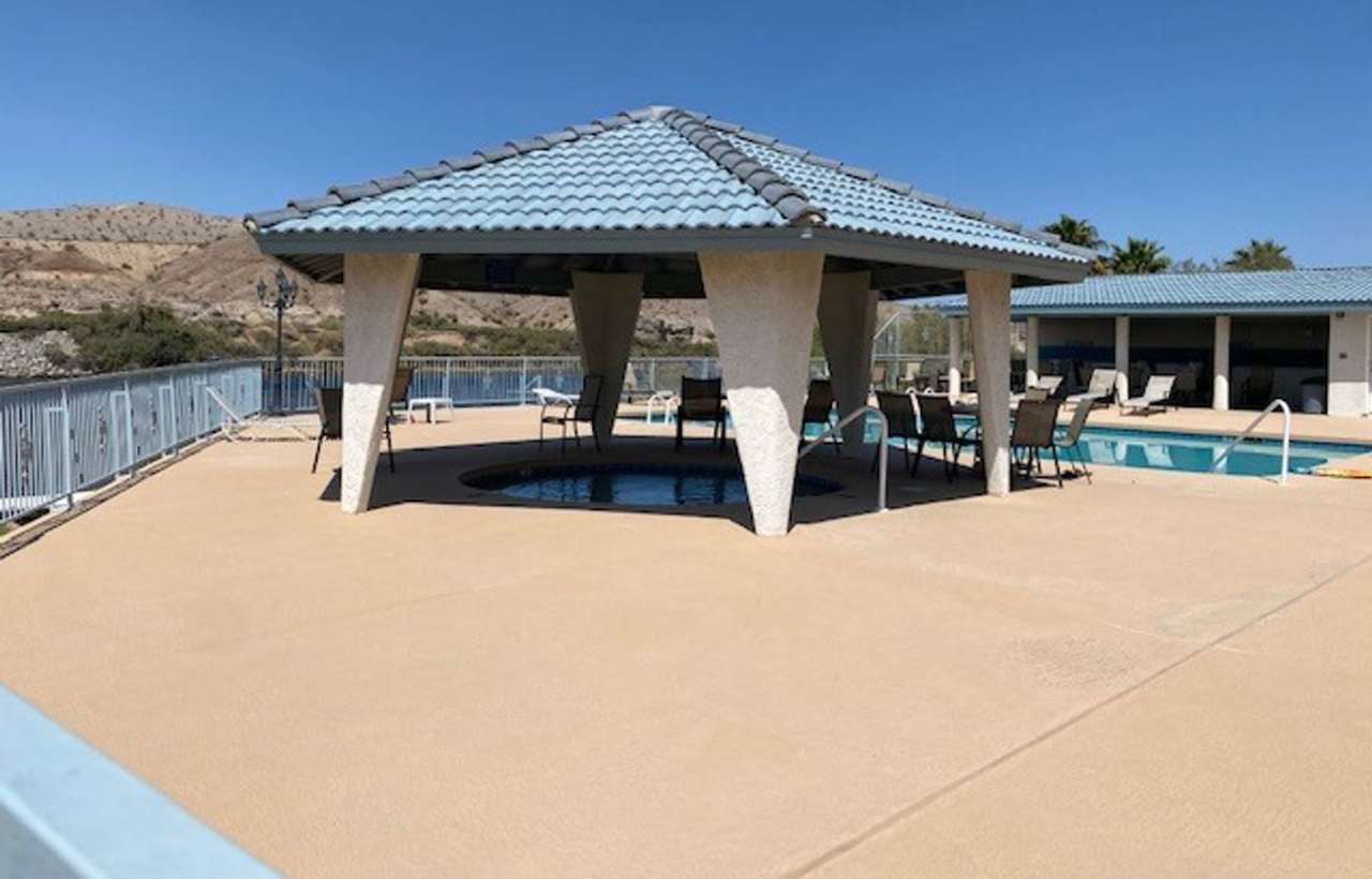 Winter and Summer 1BR WaterFront Vacation Condo Fully Furnished, UTILITIES INCLUDED Available 12/20/2024