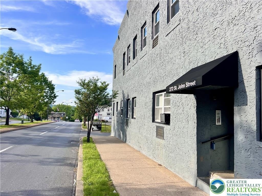 272 St. Johns unit: 5