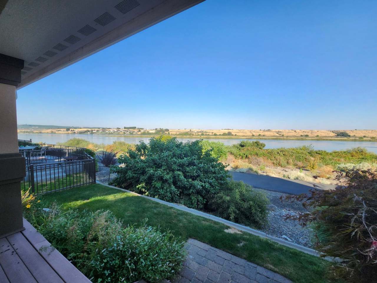 Experience Unmatched Luxury on the Columbia River!