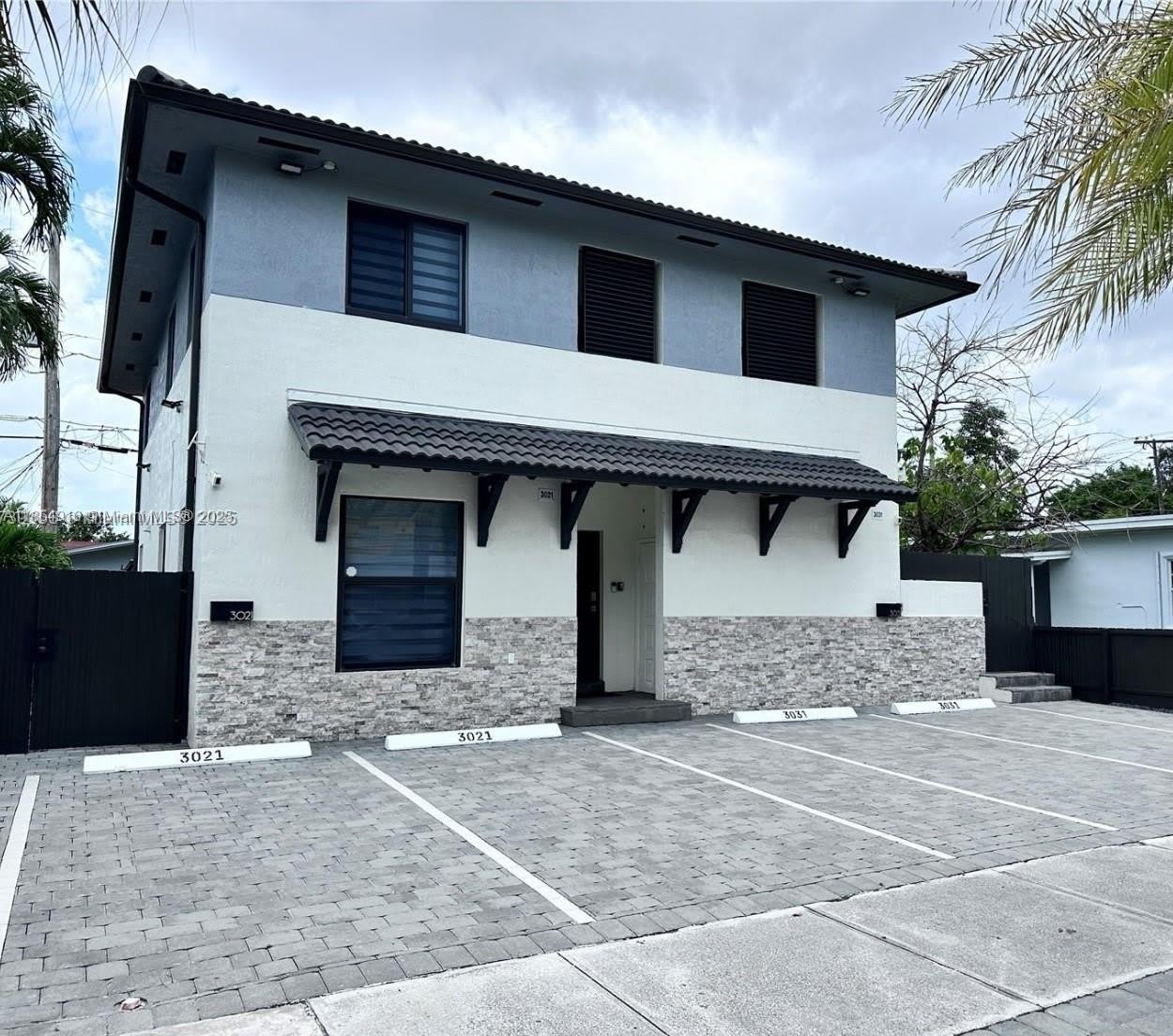 3021 SW 27th Ln