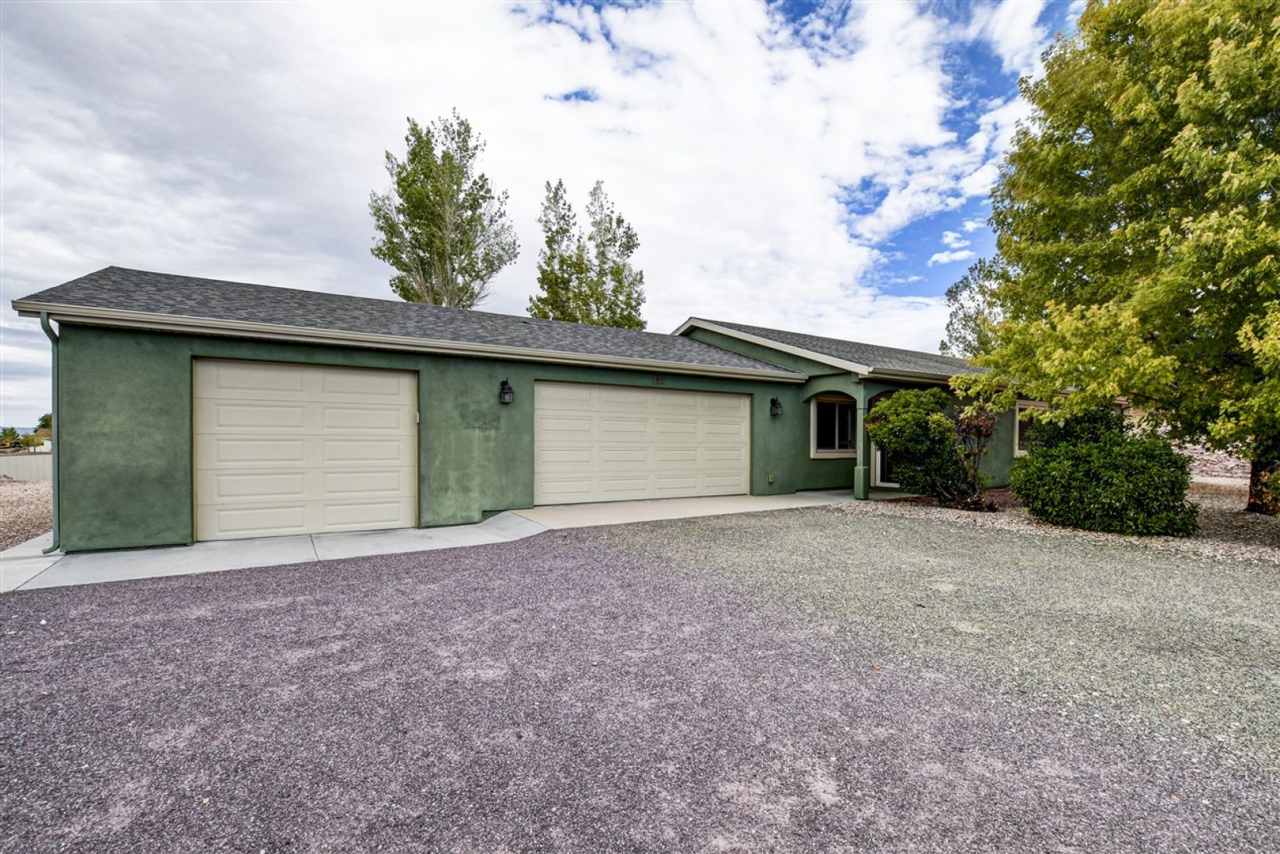 3 bedroom 2 bathroom ranch style home in Chino Valley with RV parking