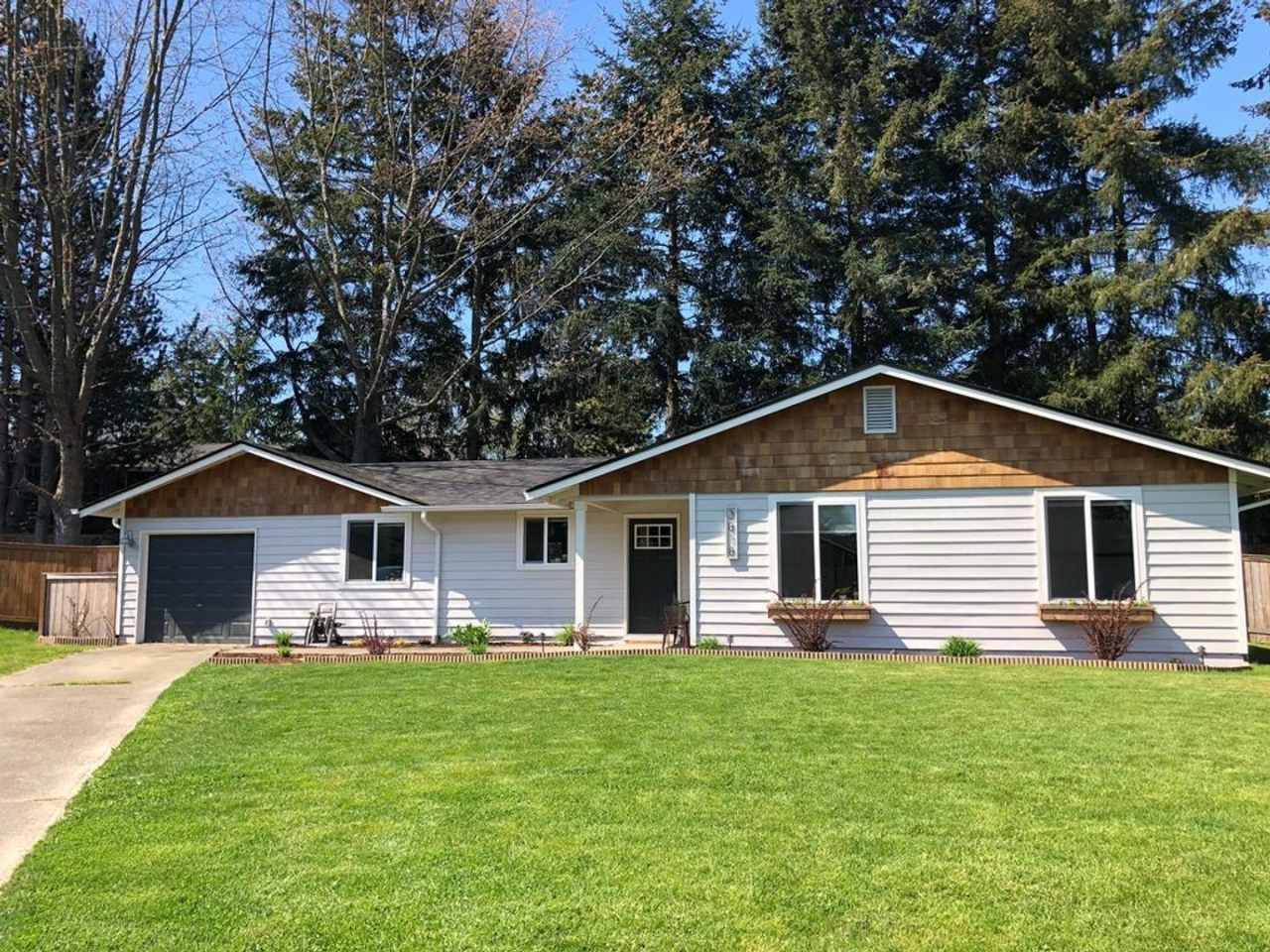 Clean Feel, Open Floorplan