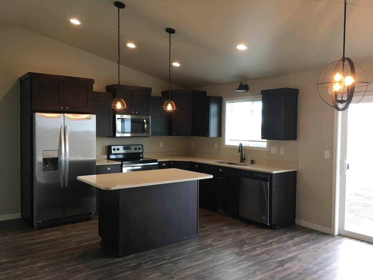 Horizon Shores 4 bedroom/3 bathroom Bi-Level House