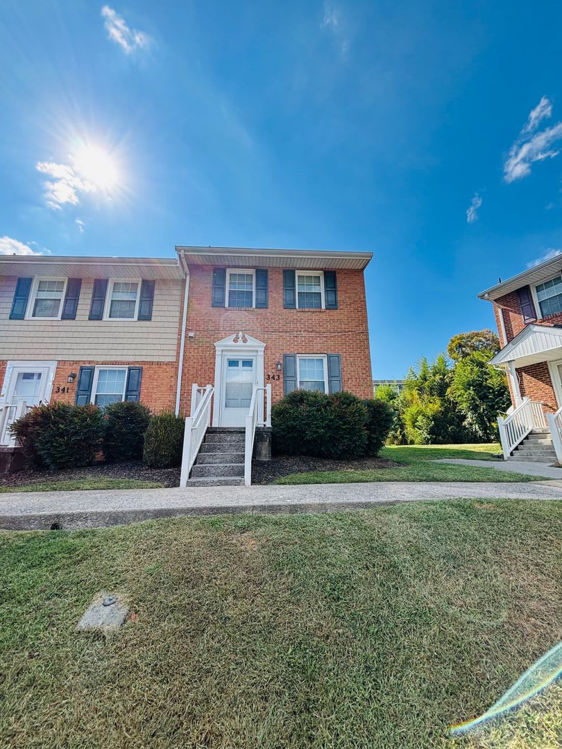 2 Bedroom, 1.5 Bath Townhouse