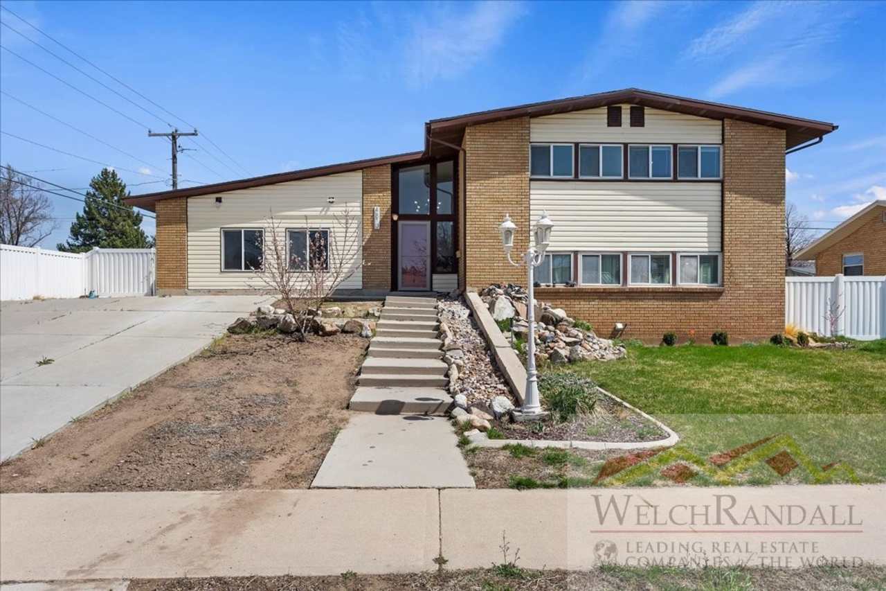 Spacious Single-Family Home in Roy