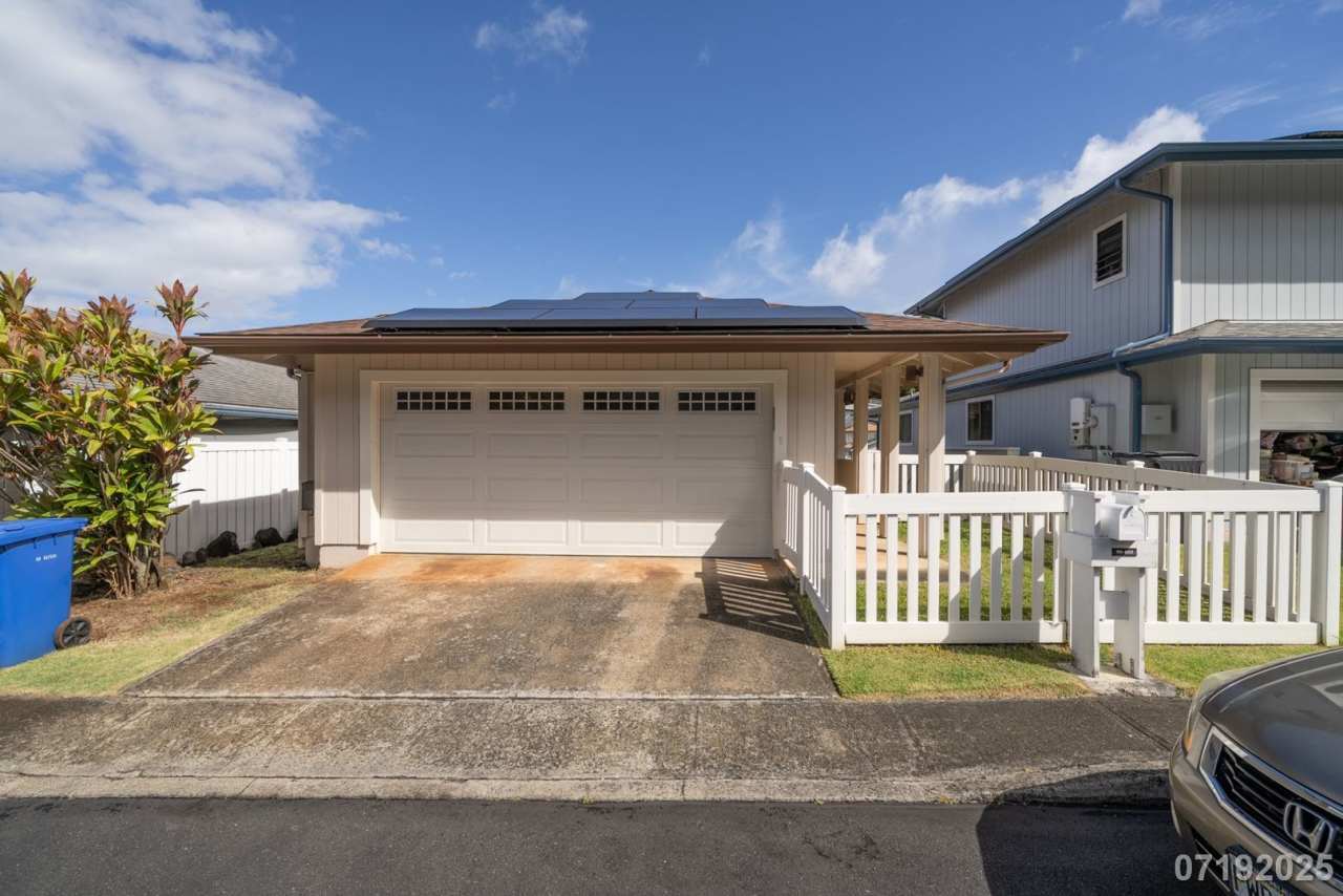 $4,000 / 3br - 1696ft2 - Beautifully renovated 3BR/2.5BA Single Family home in Aiea Park Place (Aiea)