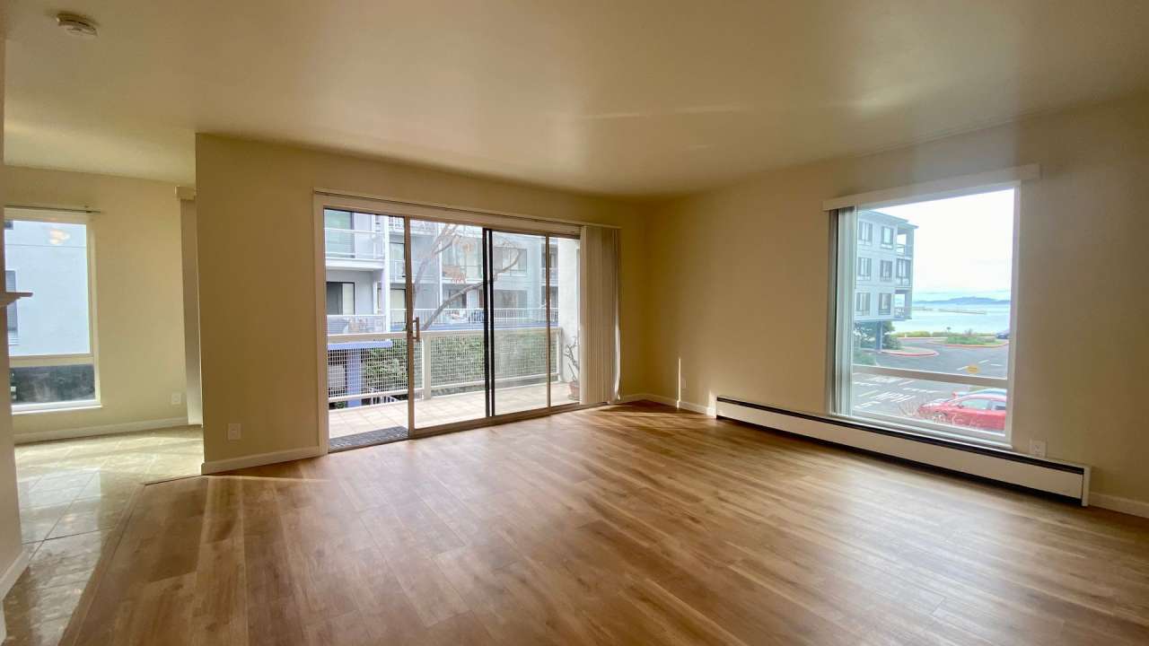 The Largest and Fully Remodeled 1-Bedroom at Watergate w/ Water View  Walk-In Closet