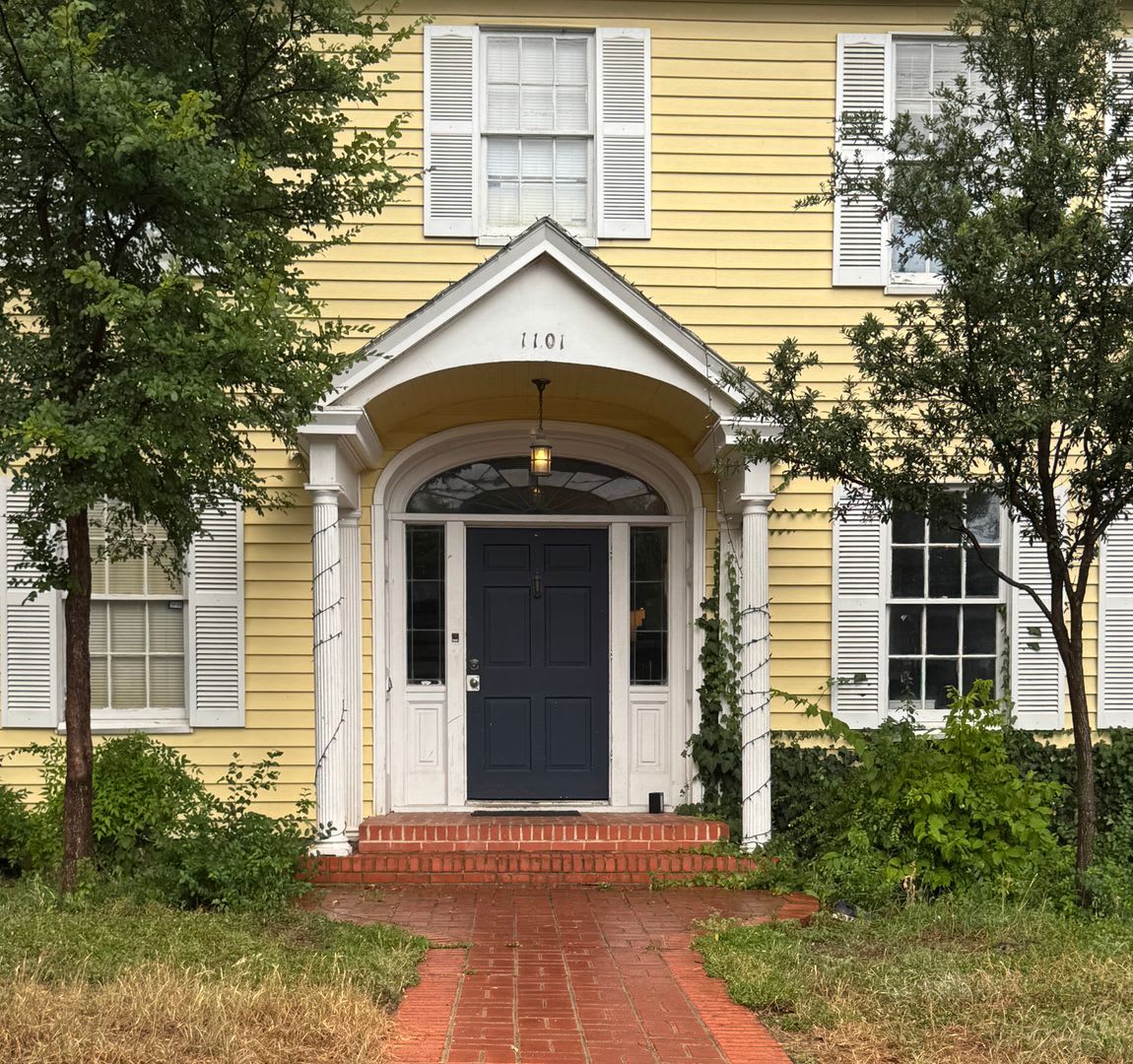 Amazing 7 bed in west Campus for Aug 2026