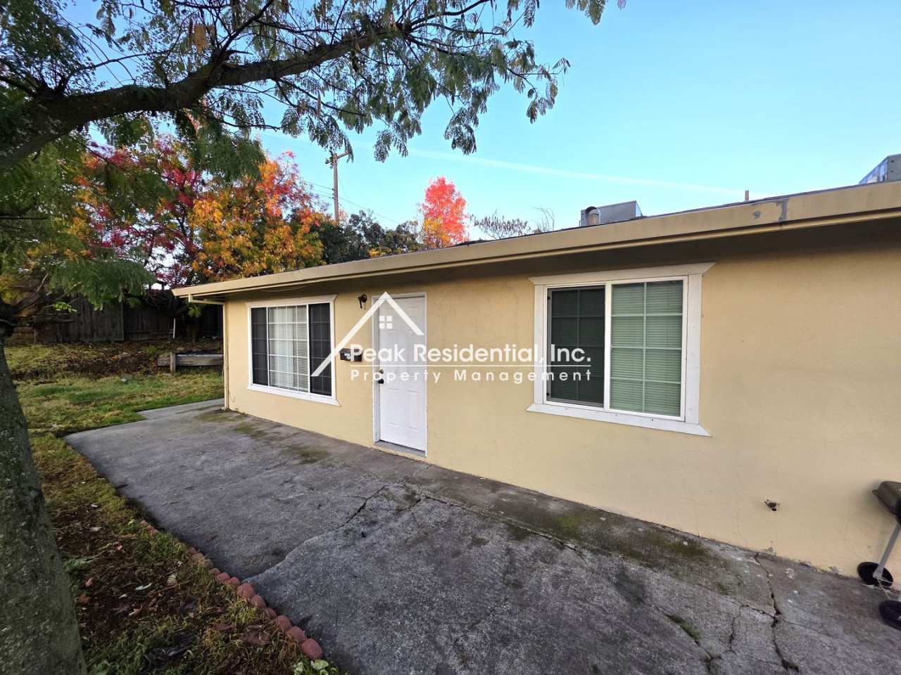 Updated 2bd/1ba Roseville Duplex near Oakmont H.S.