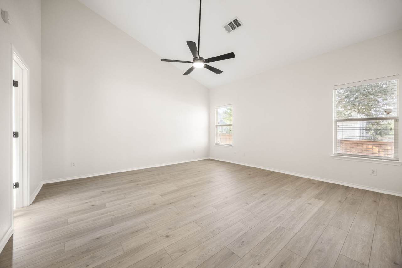 Schertz Dream Rental: Modern Luxury  Space!
