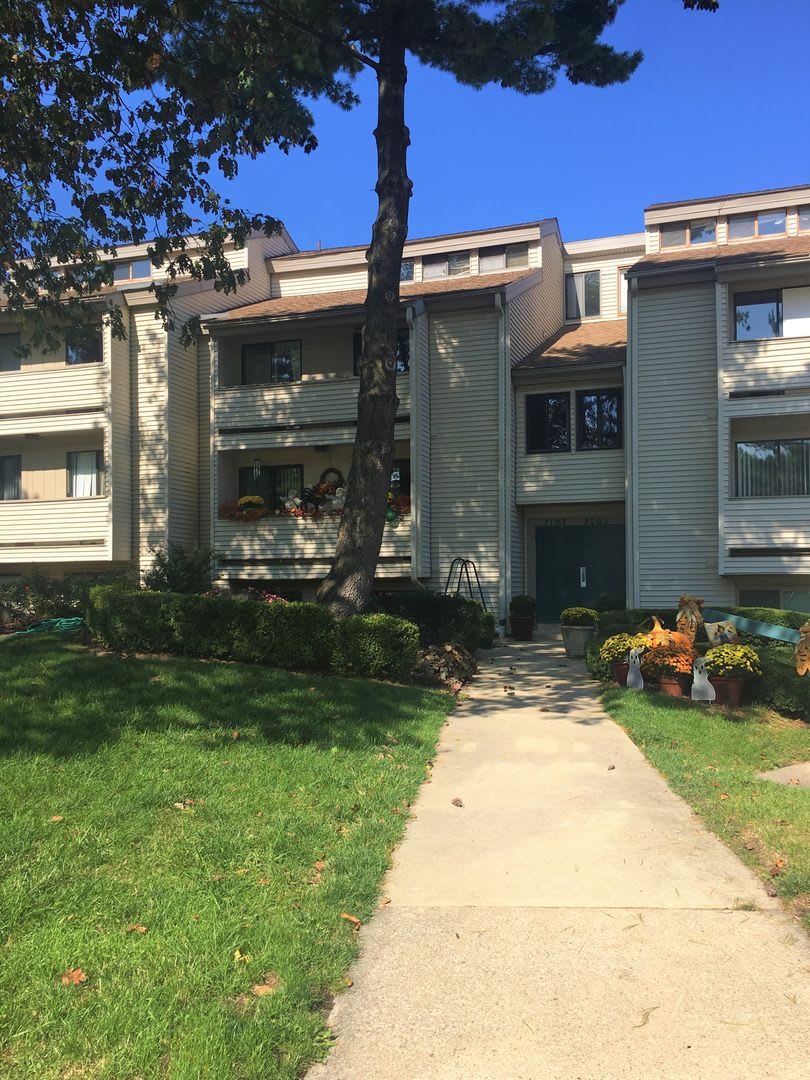 Remodeled condo available for July!