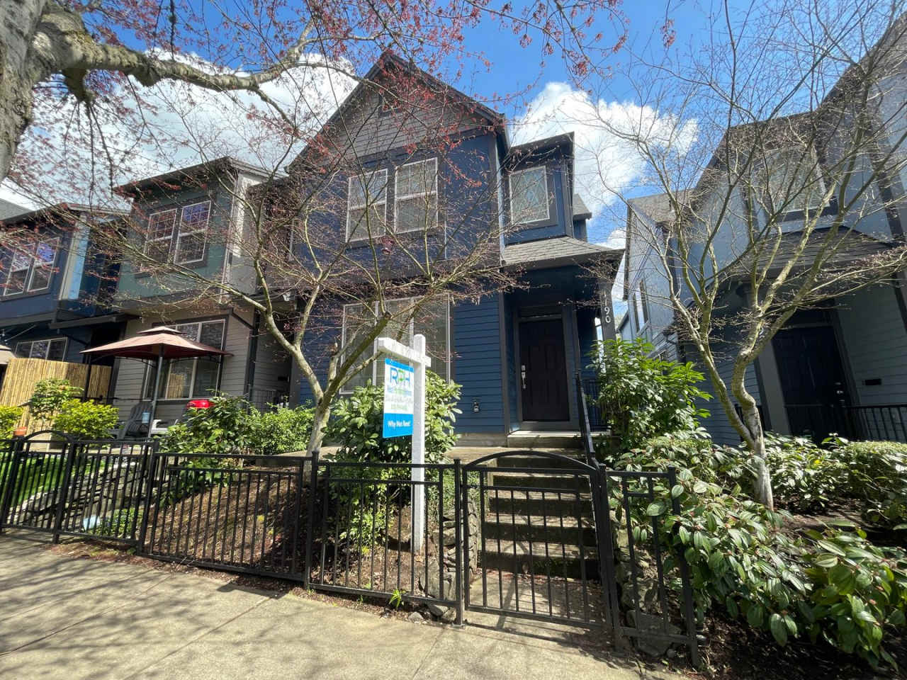 3Bd 3Ba Home in Hillsboro with Attached Garage, Washer  Dryer Included, and Stainless Steel Appliances.