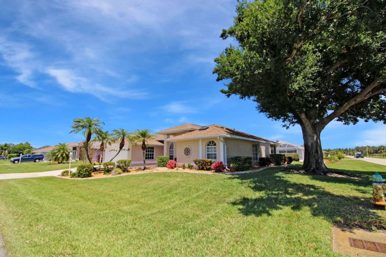 Gulf View Estate Annual Home for Rent