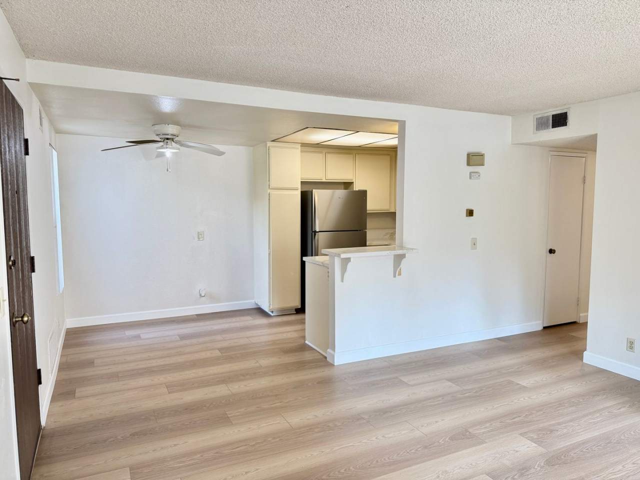 RECENTLY REFRESHED! GARAGE! PATIO! WASHER/DRYER! Near UTC and La Jolla!