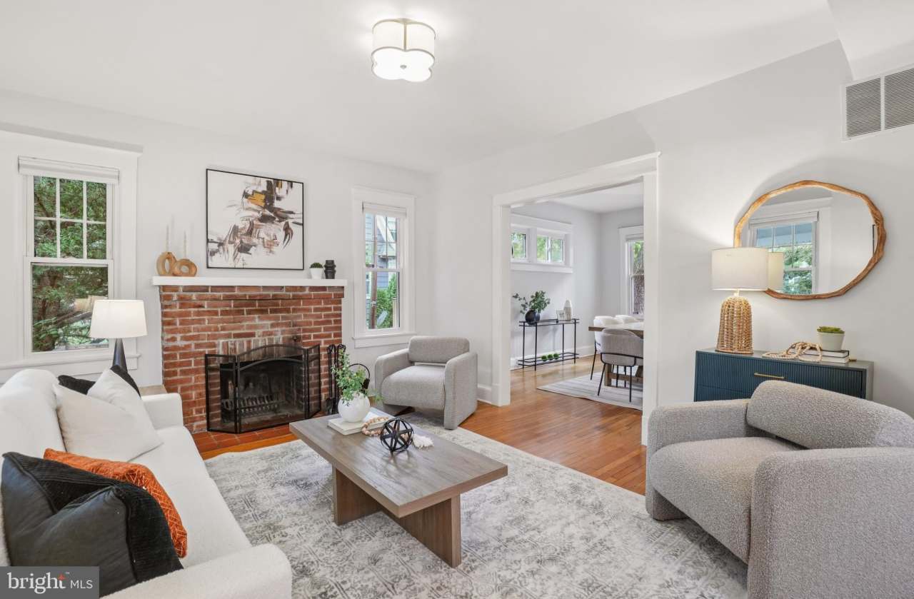 2439 MONROE Street NE