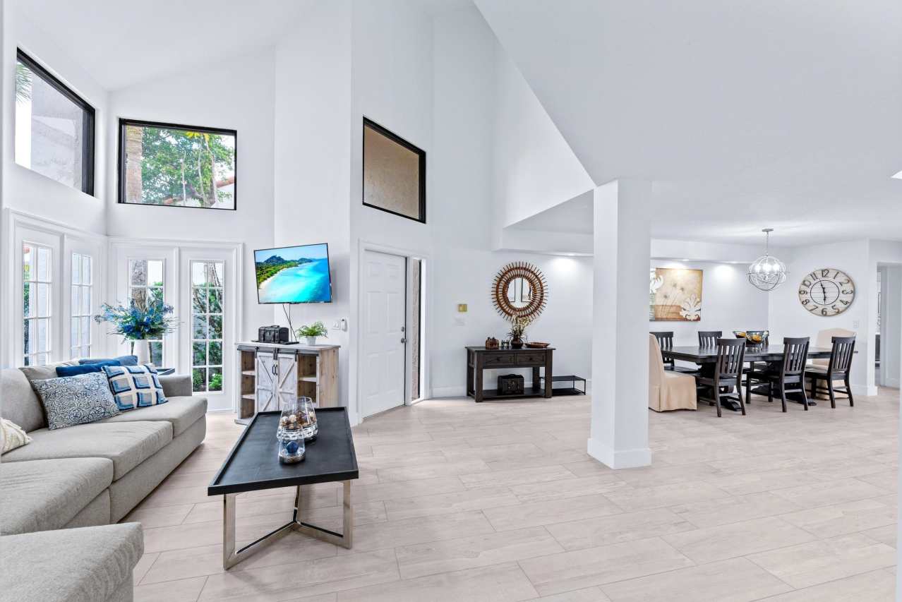 2442 Windsor Way Court