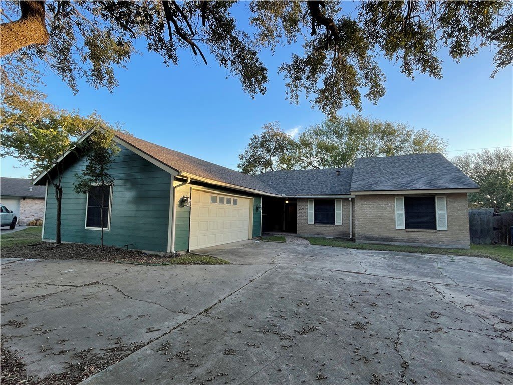 221 San Saba Drive
