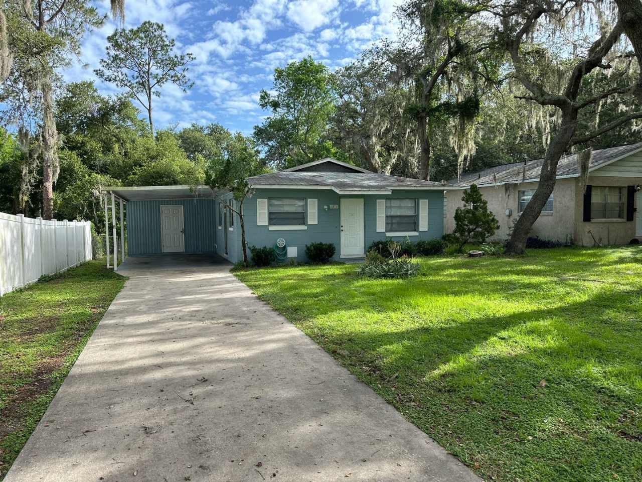 3 Bedroom 2 Bath Home in Leesburg Florida