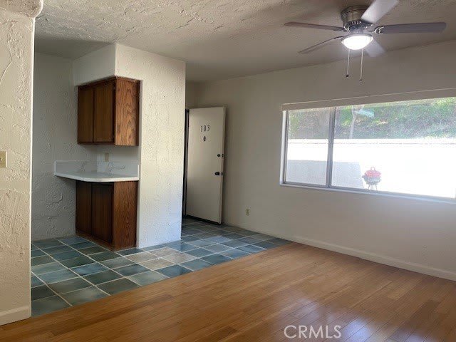 720 W Summerland Avenue