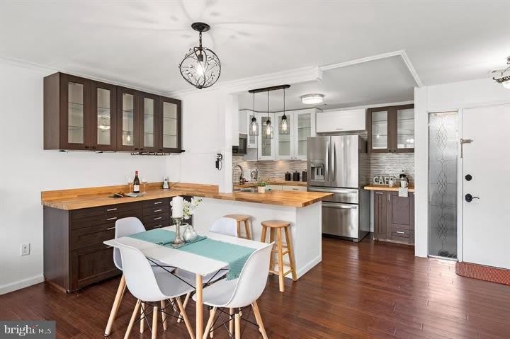 1643 FENDALL Court unit: 60