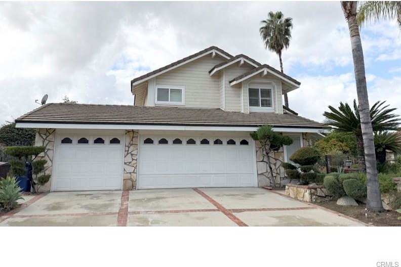 19852 East Round Hill Lane