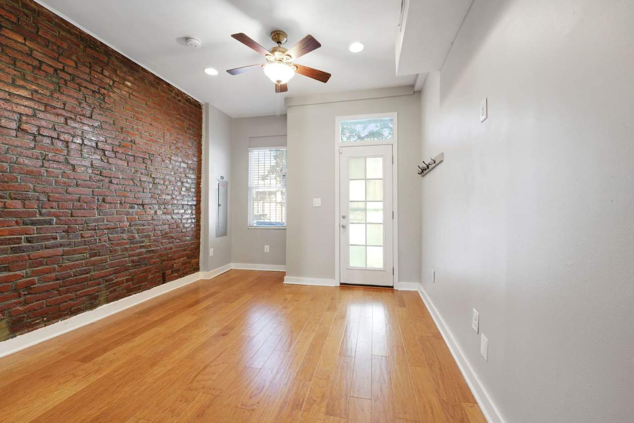 1 Month Free Rent for a Lease Start by 12/15! Bedroom 1 Bathroom Townhouse // H-Street Corridor // Private Parking Included!