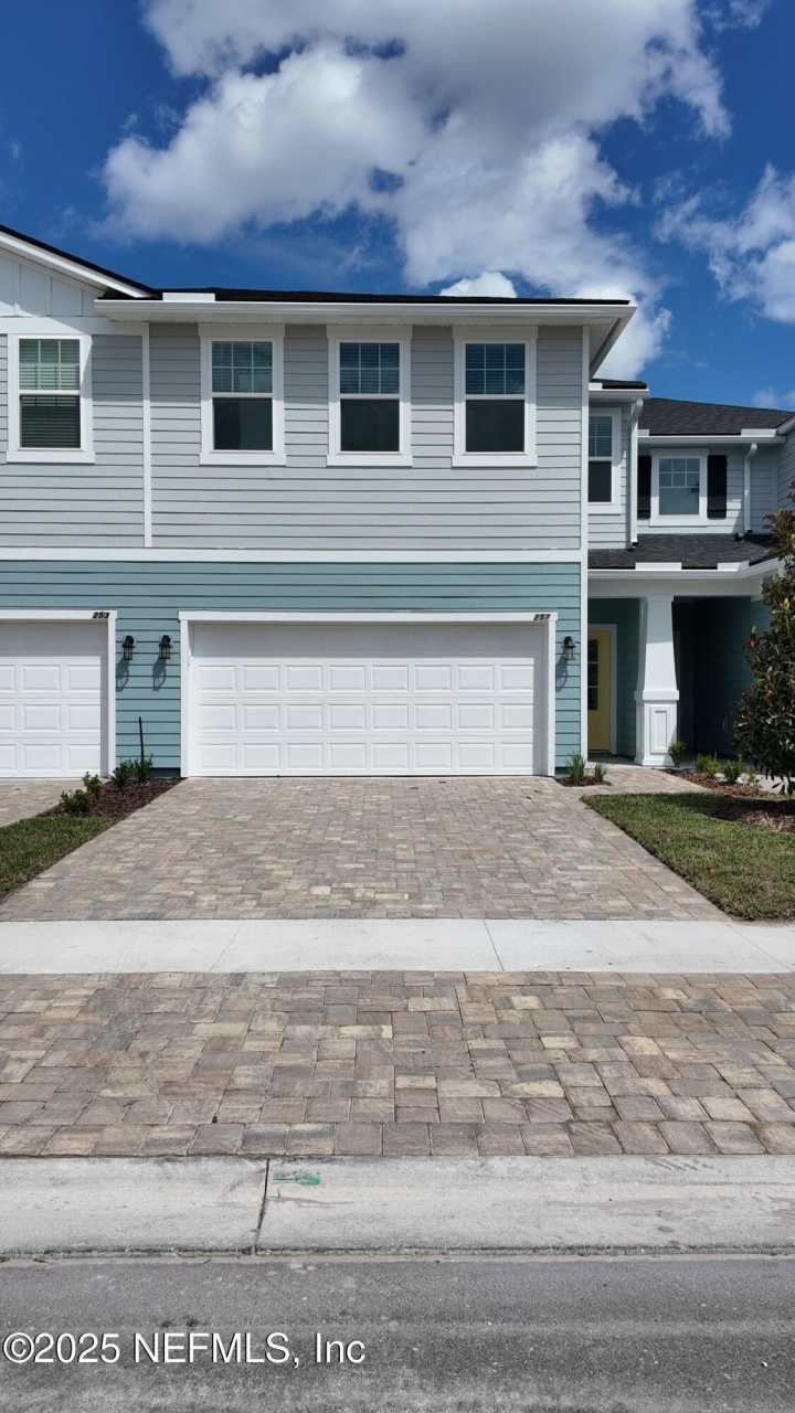 257 SILVER MYRTLE Court