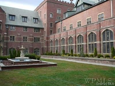 207 Chateau Rive Street unit: 207