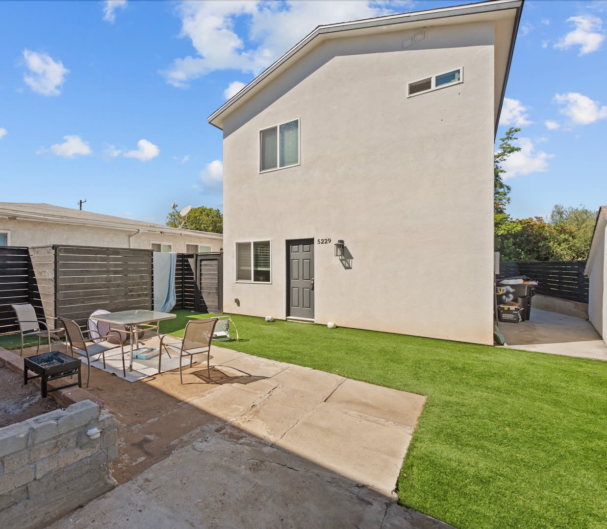 5229 East Falls View Dr