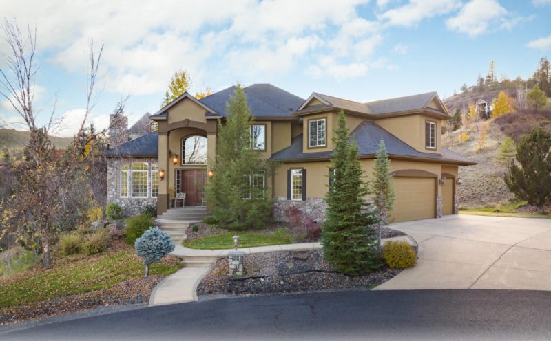 1610 East Eagle Feather Lane