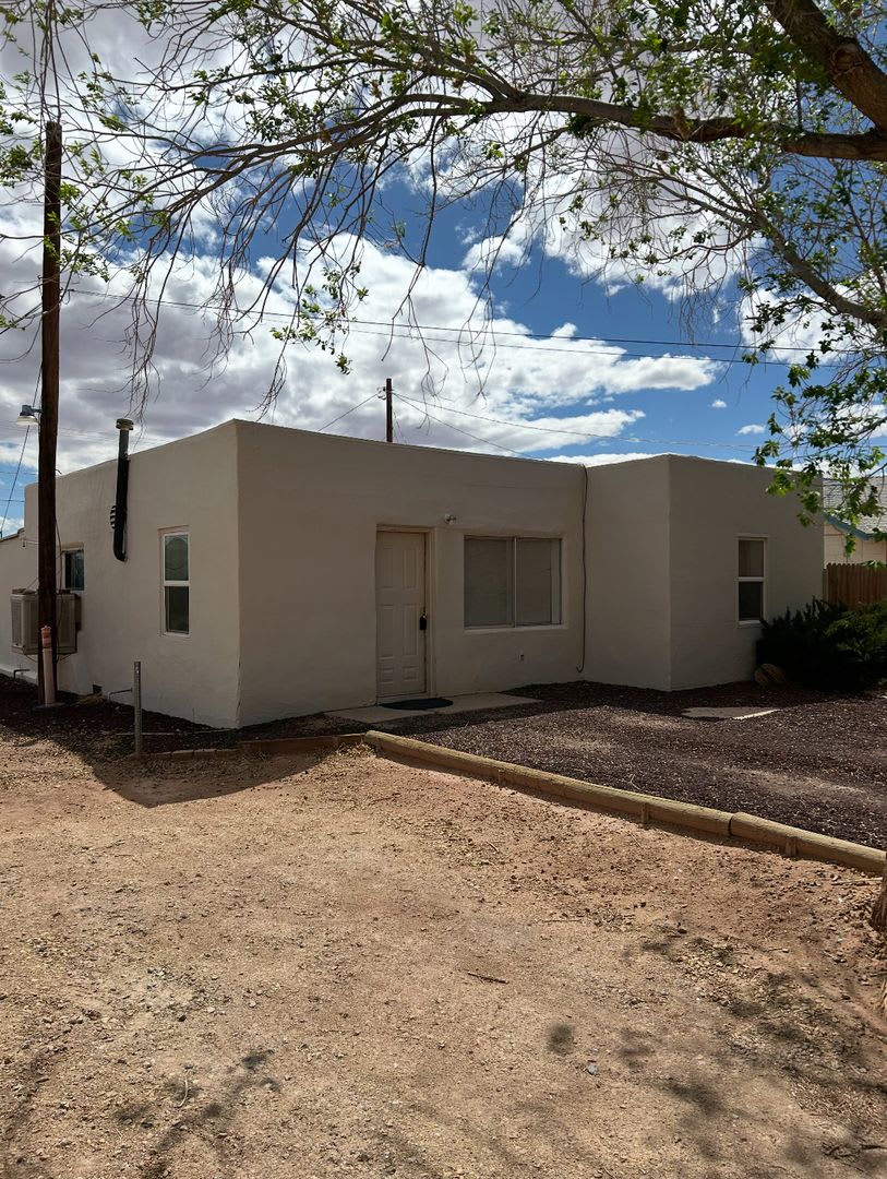 3 Bedroom 1.5 Bathroom 1 Story Home In Winslow