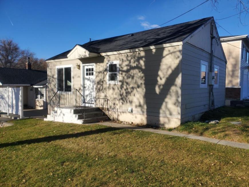 1201 Broadwater Avenue