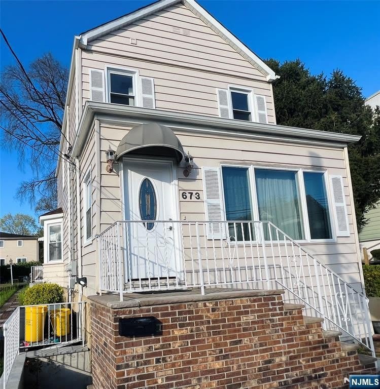 673 Prospect Avenue 1
