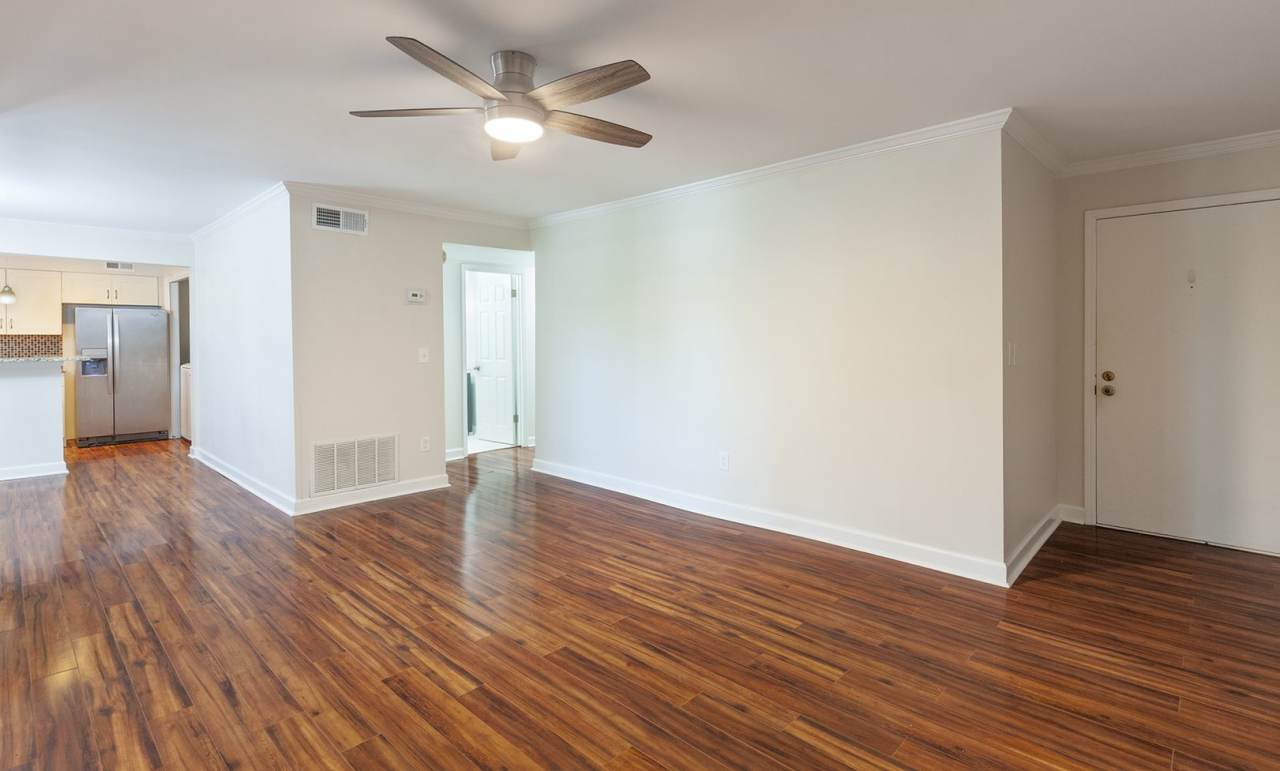 Spacious 2/2 Condo w/ Great Roommate Setup!