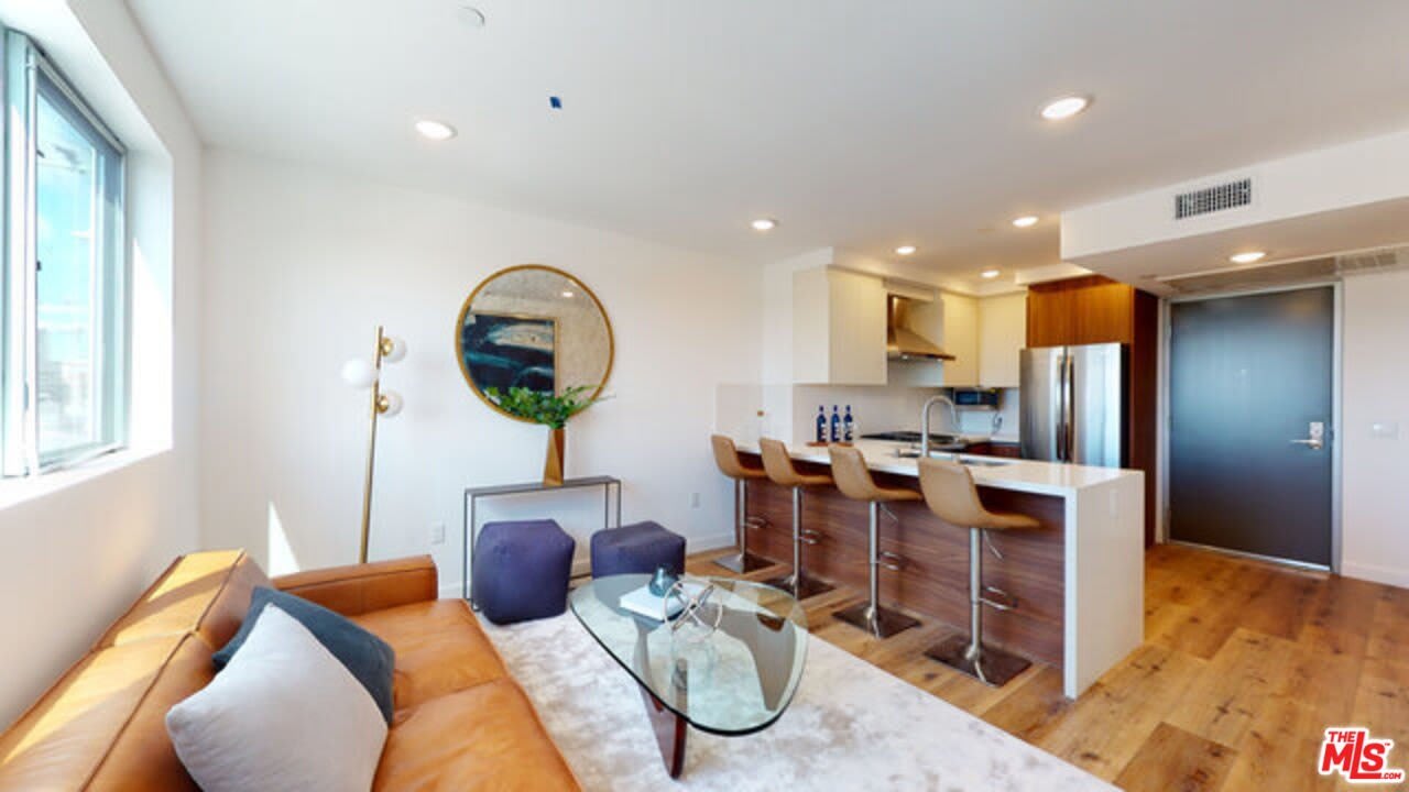 1143 Glenville Dr unit: 502